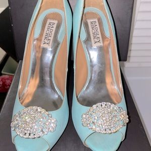 Badgley Mischka Gorgeous wedding or formal heels.